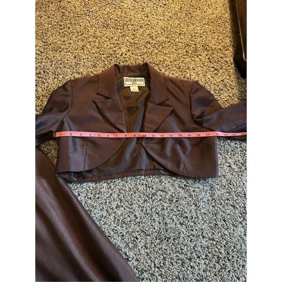 Jessica Howard from Dillards two piece gown size 4 petite. With matching jacket - Picture 8 of 16